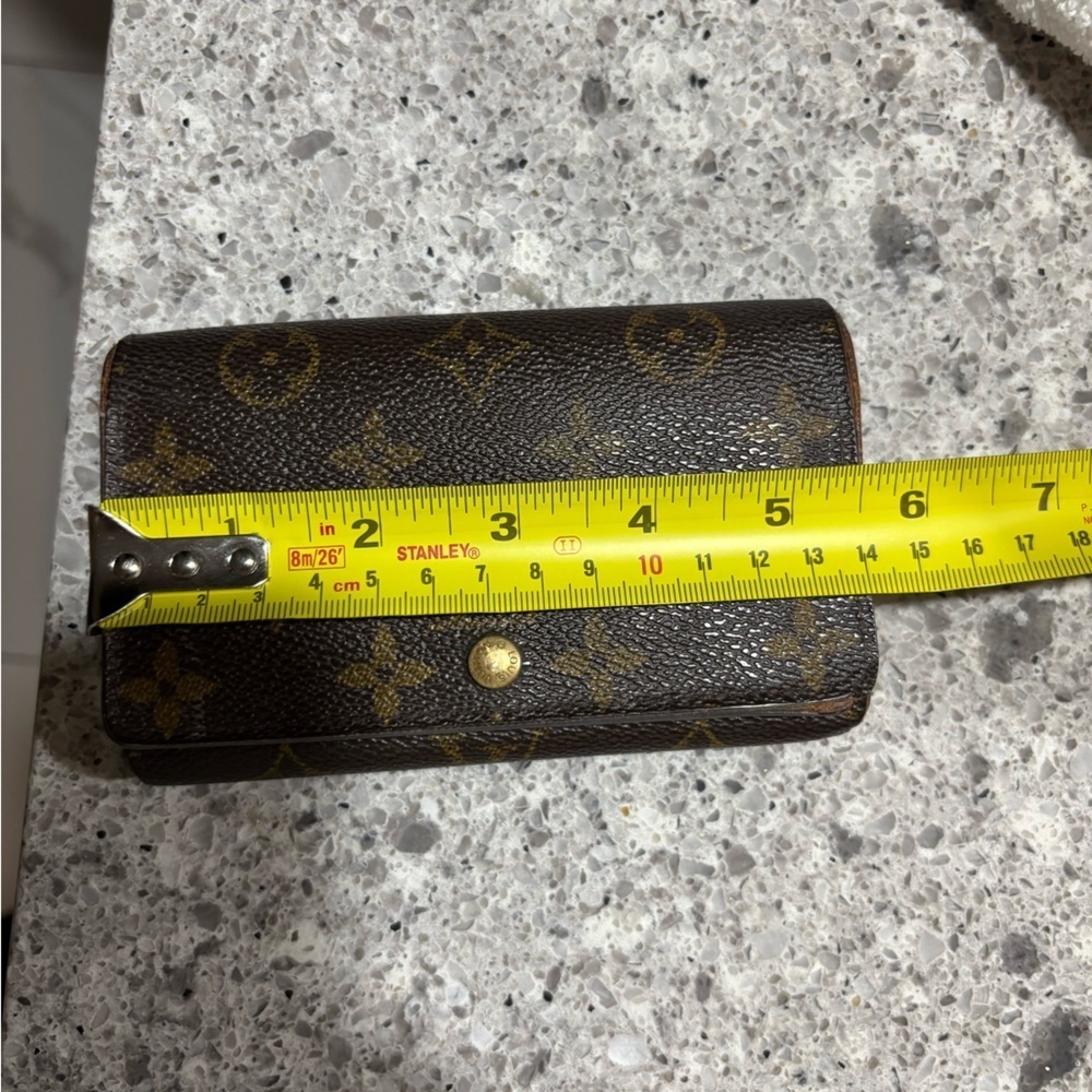 Louis Vuitton Wallet - Authentic - Picture 15 of 16